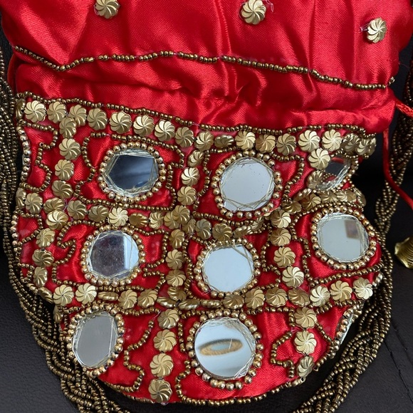 Small round bridal or party bag - Picture 4 of 4